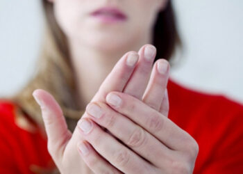 Ngón tay, chân sưng và ngứa vào mùa đông, xử trí ra sao?