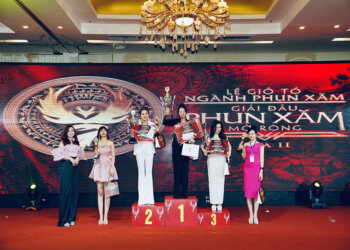 Thí sinh tài năng Kim Hồng Phạm xuất sắc đoạt giải quán quân phun môi trên người thật hạng mục chuyên nghiệp tại Giải đấu phun xăm mở rộng hướng về nguồn cội 2023