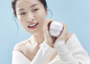 Tái sinh làn da nhạy cảm trong tích tắc với kem dưỡng ẩm phục hồi Skin Repair Cream từ dProgram