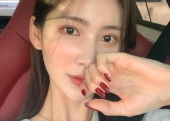 Cách chọn tinh chất vitamin C giúp da sáng mịn, mờ vết thâm, ngừa lão hóa