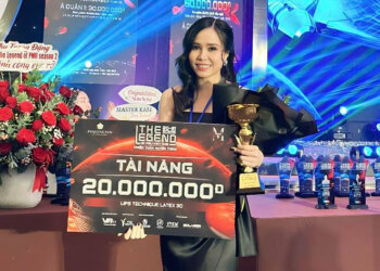 Ngân Ngân xuất sắc mang về giải thưởng tài năng phun môi trên da 3D tại sự kiện The Legend of PMU 2023