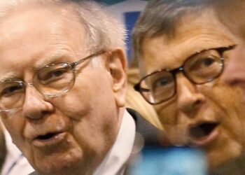 Warren Buffett tiếp tục hiến tặng gần 5 tỷ USD, nâng tổng số tiền từ thiện lên đến 132 tỷ USD