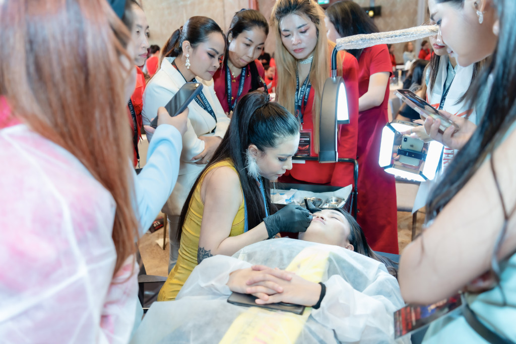 The Face PMU International – Mùa 2: Nâng Tầm Nghệ Thuật PMU Quốc Tế 8 khep lai the face pmu international mua 2 cuoc hoi ngo cua cac chuyen gia pmu toan cau 21